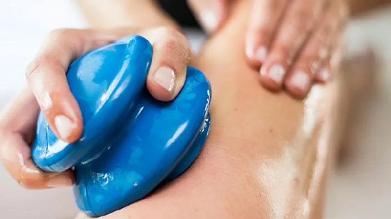 Jak samodzielnie wykonać masaż bańką chińską w domowym zaciszu?