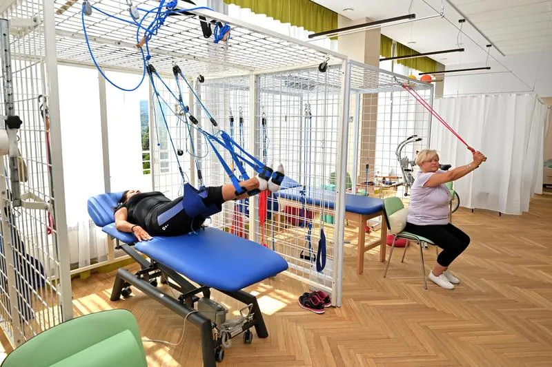 Jak skutecznie zdobyć kontrakt z NFZ na rehabilitację w 2026 roku?