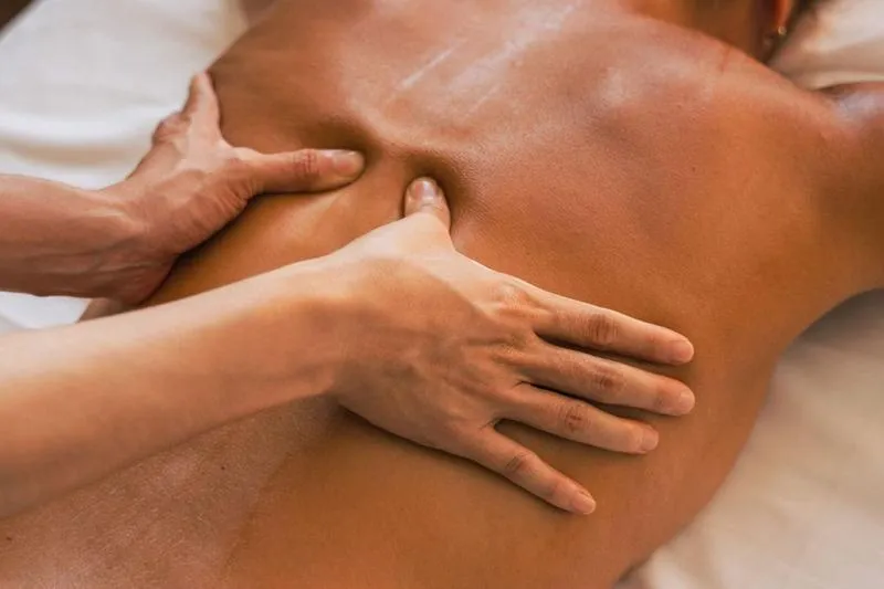 Zaskakujące sposoby na skuteczne przygotowanie się do masażu pleców
