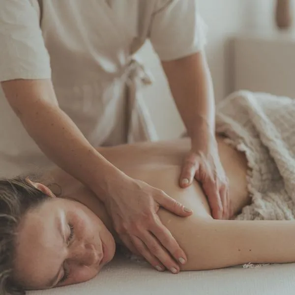 Techniki masażu stopami